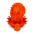 Handgemaakte 3D-geprinte Leeuw sterrenbeeld figuur in oranje met gouden accenten op een witte achtergrond, als uniek verzamelobject