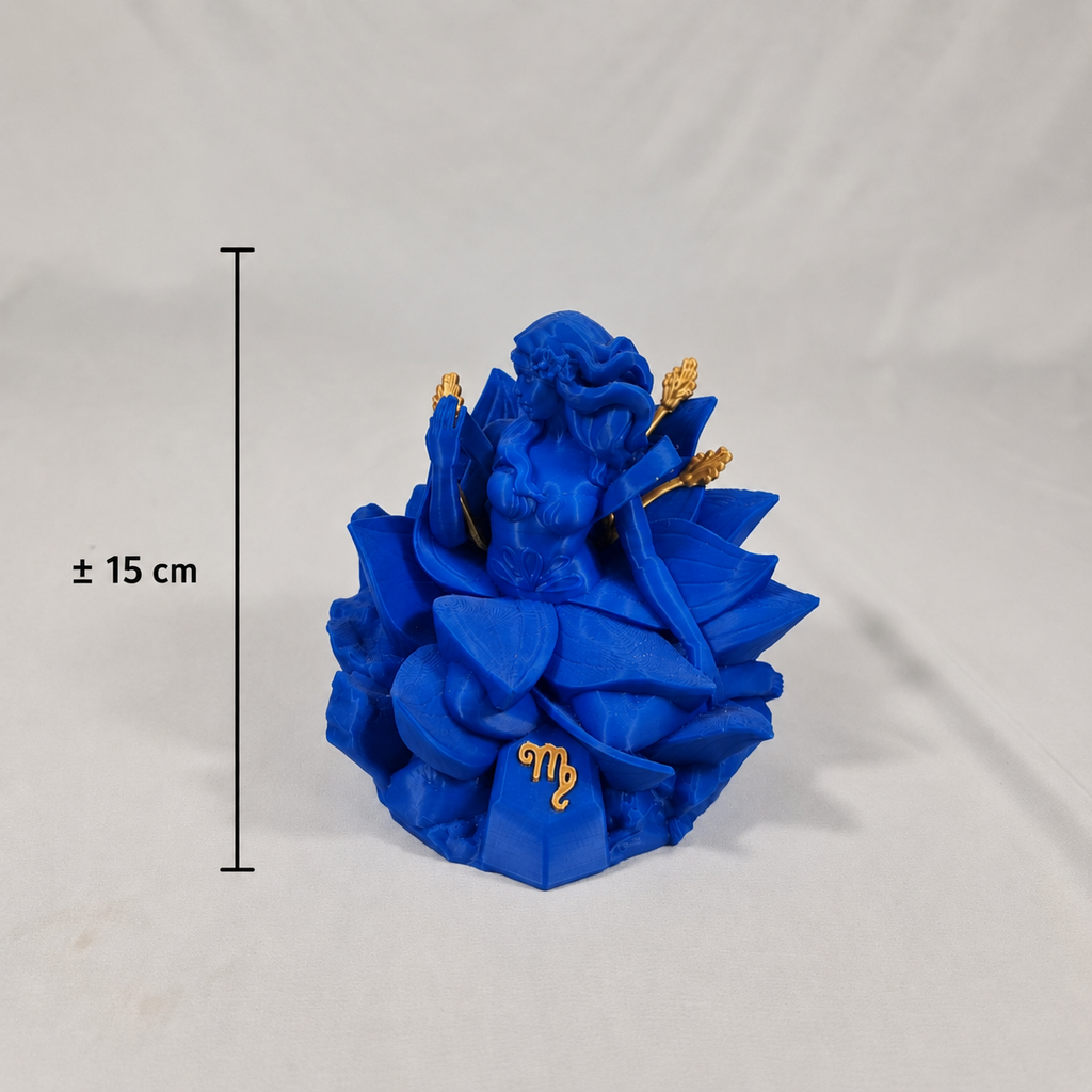 De 3D-geprinte Maagd sterrenbeeld figuur met een duidelijke maataanduiding van circa 15 centimeter hoog