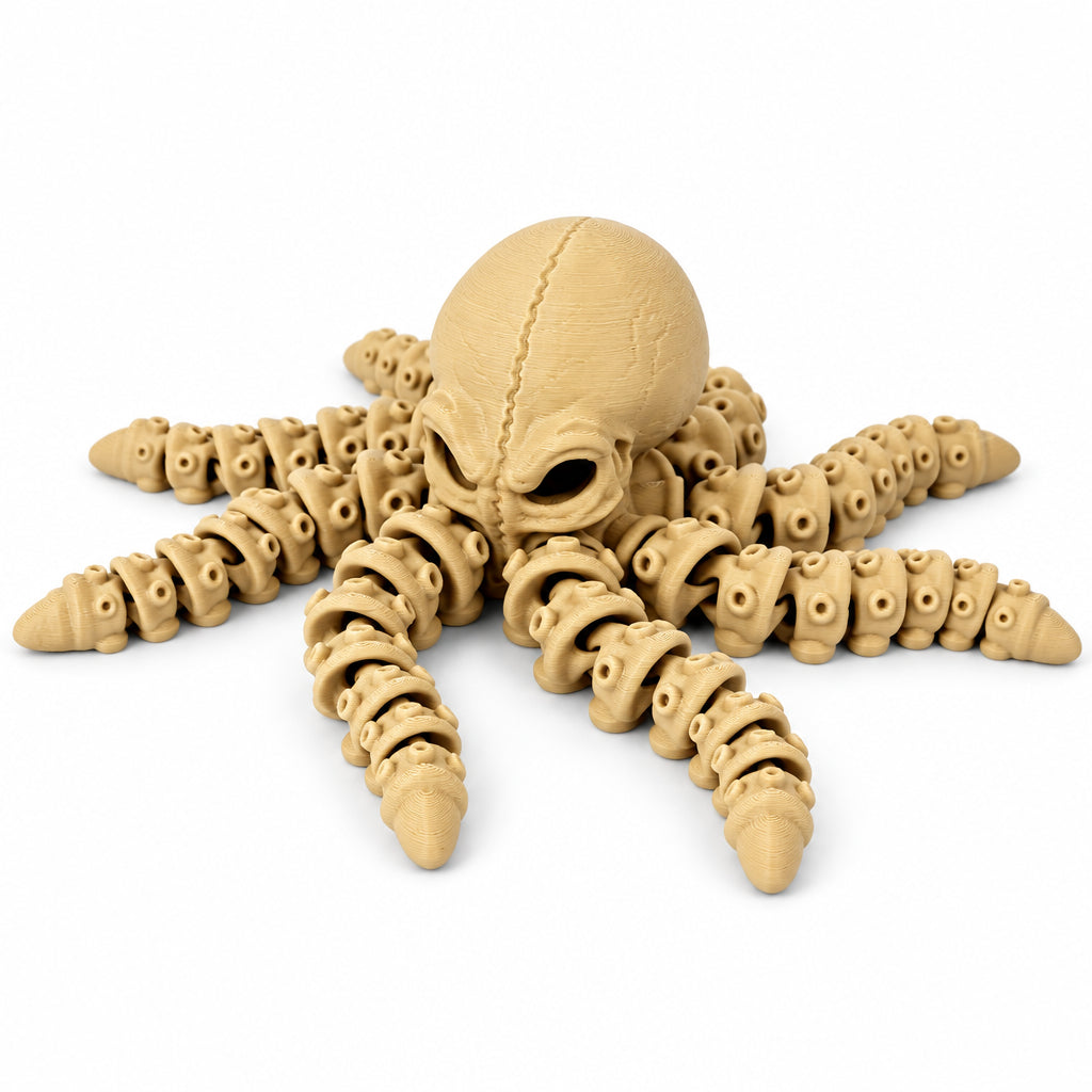 Beige 3D-geprinte skelet octopus van PLA met schedelkop en acht gearticuleerde tentakels op een witte achtergrond.