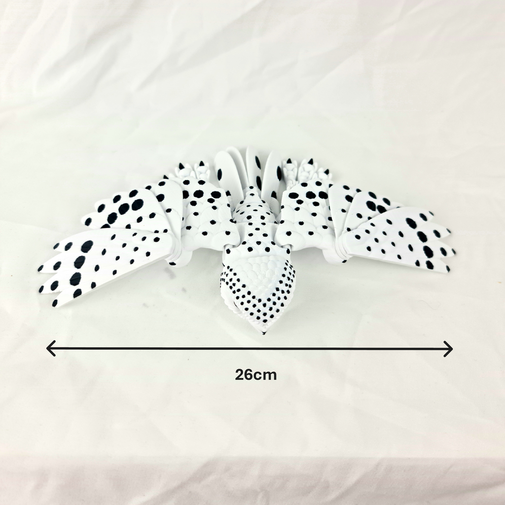 Achteraanzicht van de 3D-geprinte witte sneeuwuil met vleugelwijdte afmeting
