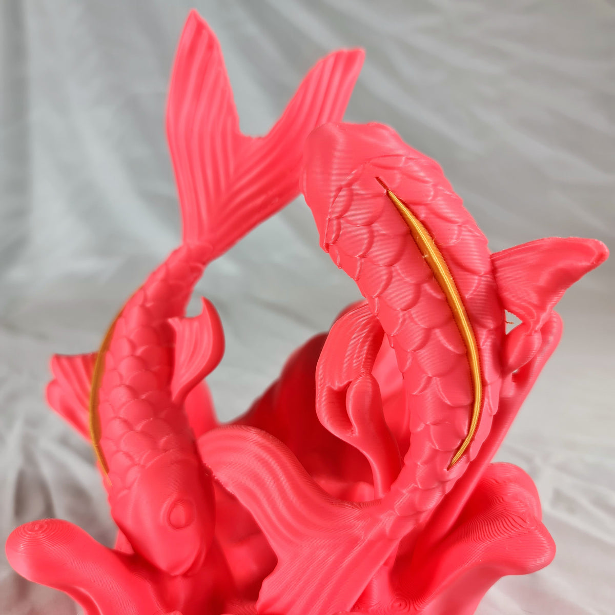 Achterzijde van het handgemaakte 3D-geprinte Vissen sterrenbeeld beeld als decoratief figuurtje voor in huis