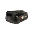 Zwarte 3D-geprinte accuhouder gemonteerd op een Bosch PBA 18V 2.5Ah accu op een witte achtergrond